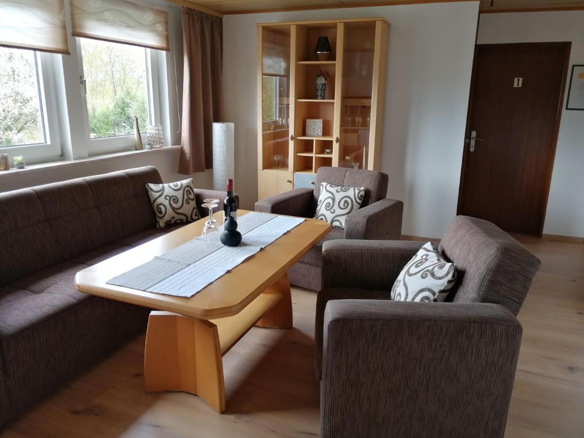 Flat In Polle Near The Forest ภายนอก รูปภาพ